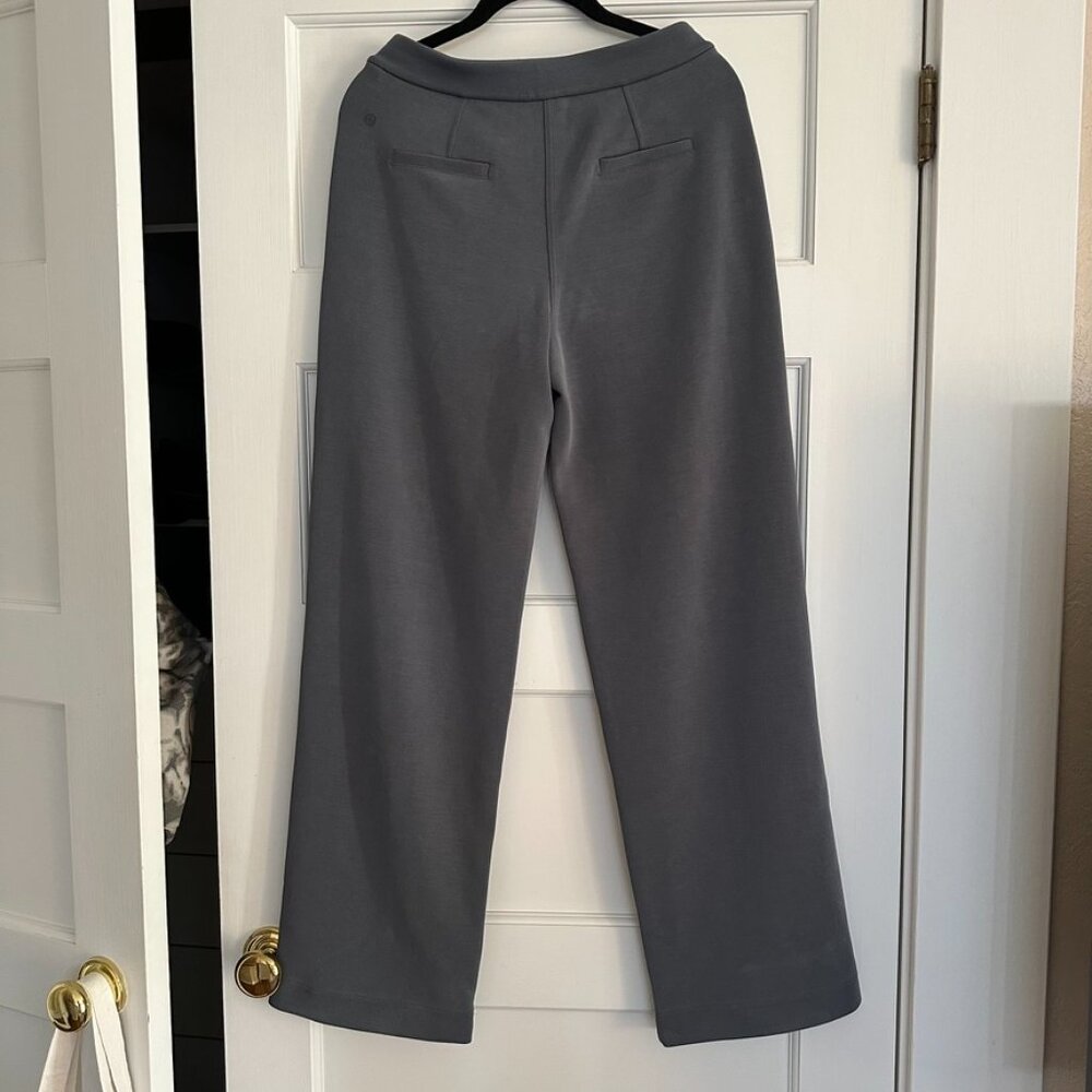 Lululemon Softstreme Pintuck Mid-Rise Pant Regular in Oil Grey - Picture 3 of 3